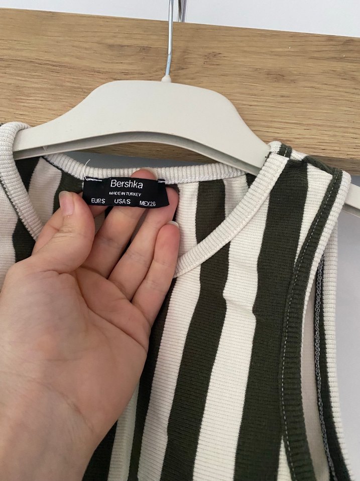 Bershka crop - Görsel 2