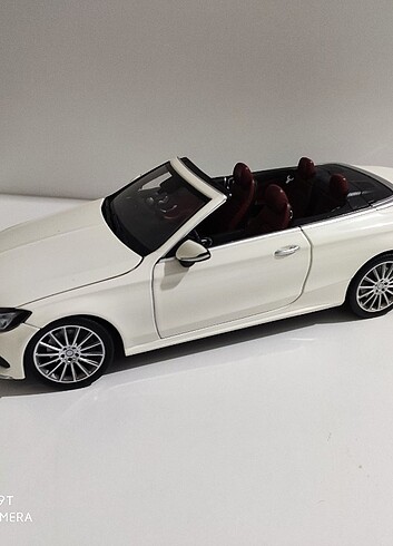 1:18 diecast Mercedes C