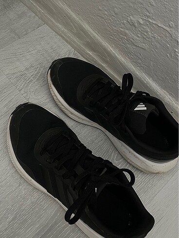 Adidas Hiçbir kusuru yok yepyeni