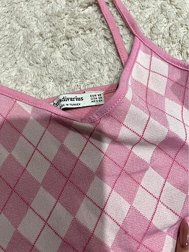Stradivarius stradivarius crop