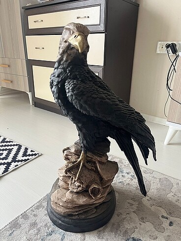 Kartal heykeli
