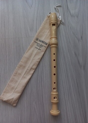 YAMAHA Krem Rengi Flüt YRS-23