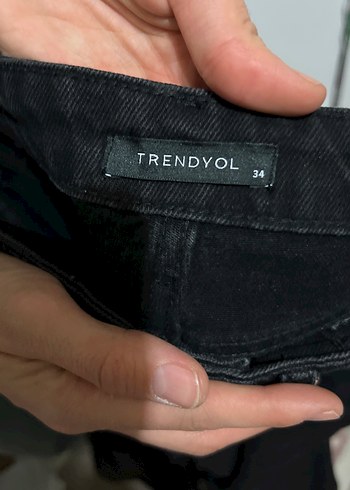 Düğmeli Siyah Bol Kesim Kadın Kot Pantolon - Görsel 3