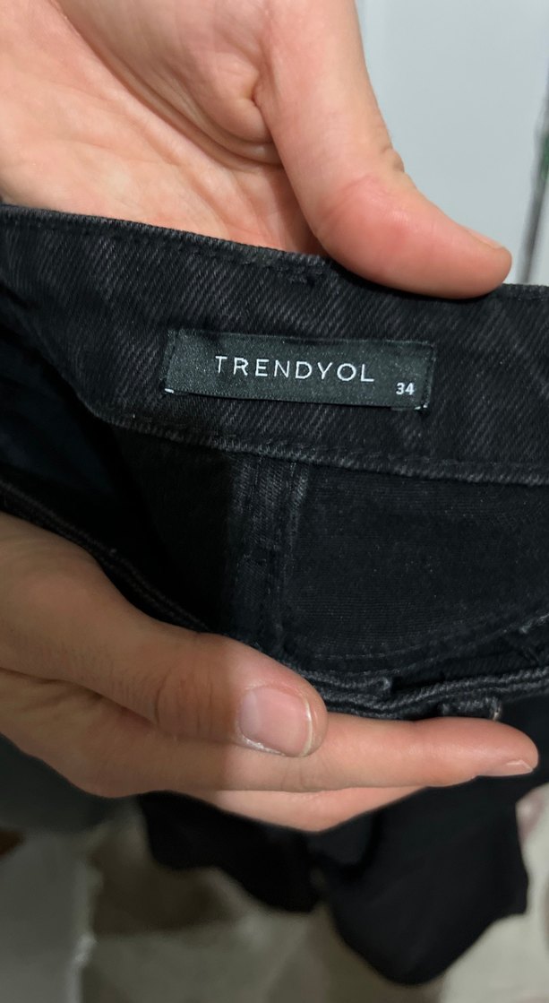 Düğmeli Siyah Bol Kesim Kadın Kot Pantolon - Görsel 3