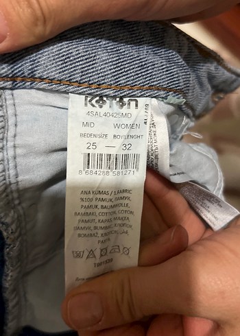 Gri Tonlu Bağlamalı Desenli Bol Kesim Kadın Kot - Görsel 2