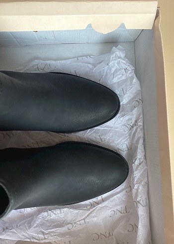 tamer tanca kadın vegan siyah bot - Görsel 3