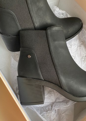 tamer tanca kadın vegan siyah bot - Görsel 4