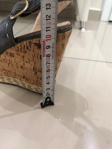 38 Beden gri Renk 38 numara 11 cm dolgu topuk sandalet