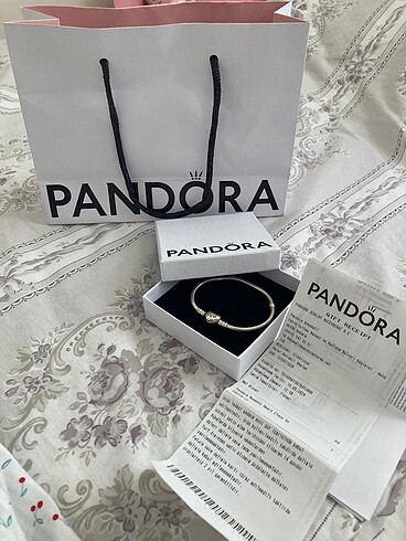 Pandora Pandora