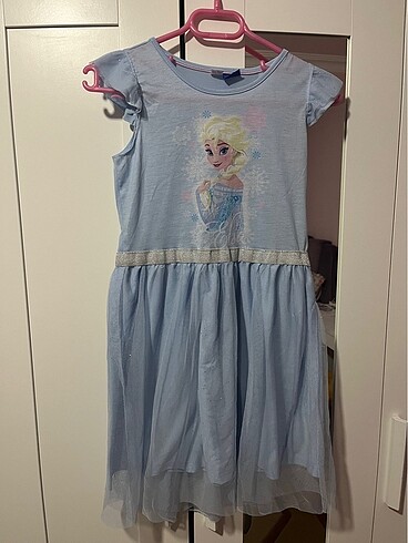 LC Waikiki Elsa elbise pelerinli