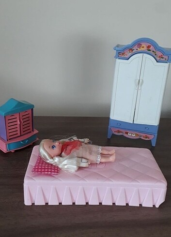 Barbie Chelsa yatak odası