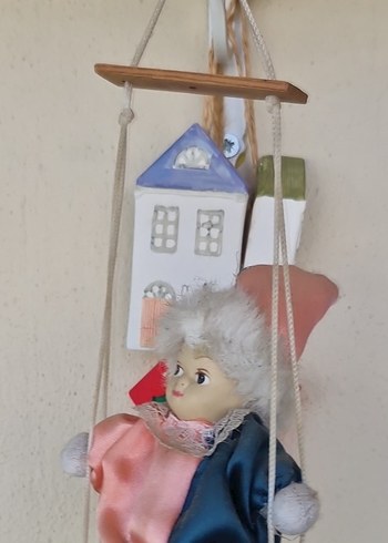 Beden Pastel Renkli Beyaz Salıncaklı Bebek