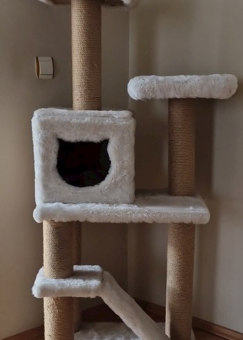 Beyaz Peluş Kedi Tırmalama ve Oyun Evi