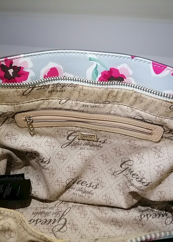 Guess Pembe Çiçek Desenli Mavi Çanta - Görsel 6