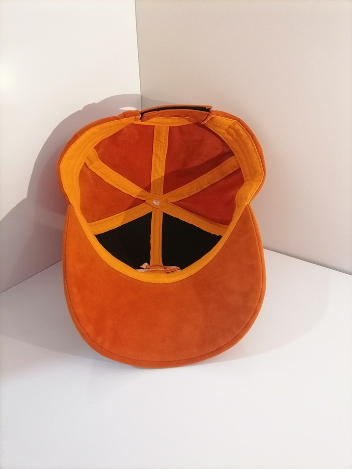 S Nakışlı Turuncu Süet Şapka - Görsel 4