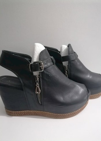 Siyah Deri Kadın Dolgu Topuklu Sandalet - Görsel 5