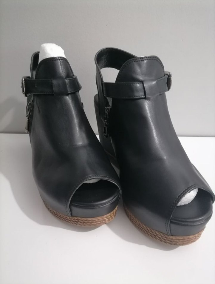 Siyah Deri Kadın Dolgu Topuklu Sandalet - Görsel 4