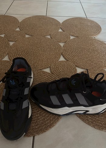 37,5 Beden Adidas Siyah Kadın Spor Ayakkabı