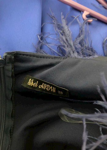 38 Beden Koyu Lacivert yırtmaçlı abiye