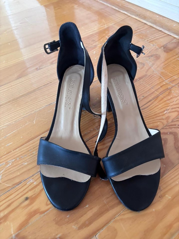 Siyah Tokalı Kadın Topuklu Sandalet - Görsel 2