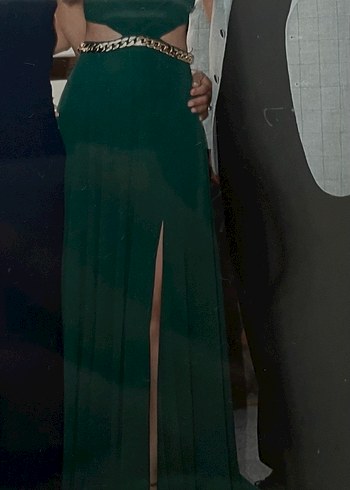 Zincir Detaylı Koyu Yeşil Uzun Abiye Elbise - Görsel 6