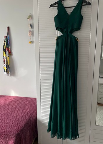 Zincir Detaylı Koyu Yeşil Uzun Abiye Elbise - Görsel 4