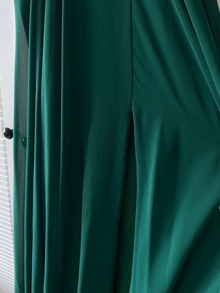 Zincir Detaylı Koyu Yeşil Uzun Abiye Elbise - Görsel 3