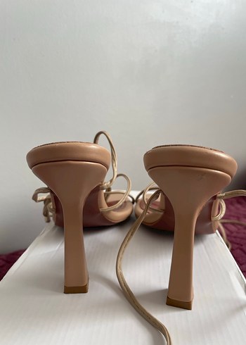 Bej Bağcıklı Topuklu Sandalet - Görsel 4