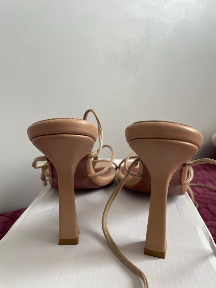 Bej Bağcıklı Topuklu Sandalet - Görsel 4