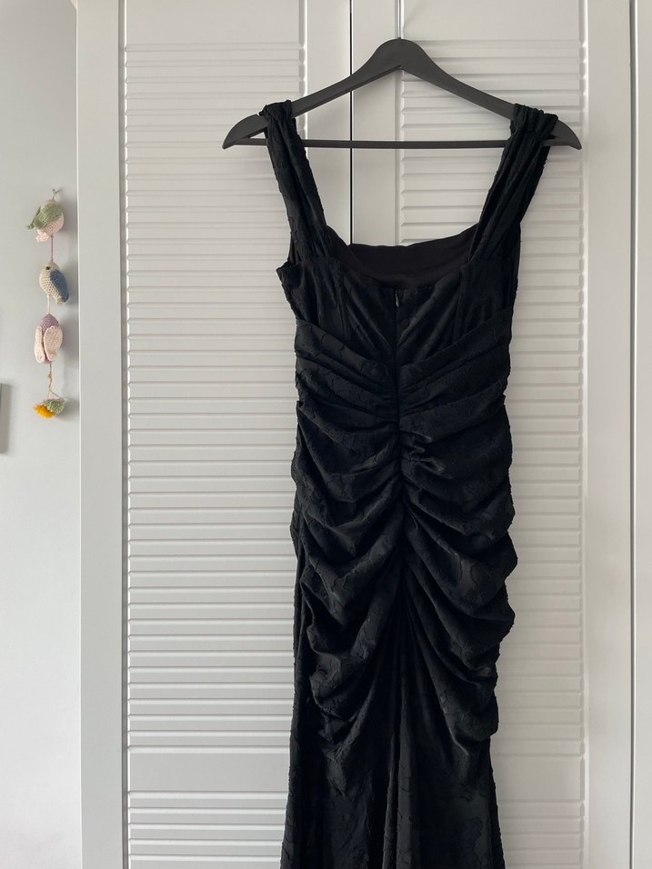 Uzun Siyah Drapeli Kadın Elbise - Görsel 4