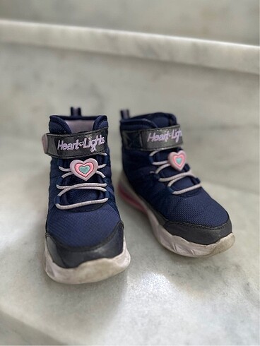 Skechers cocuk bot yeni gibi 24
