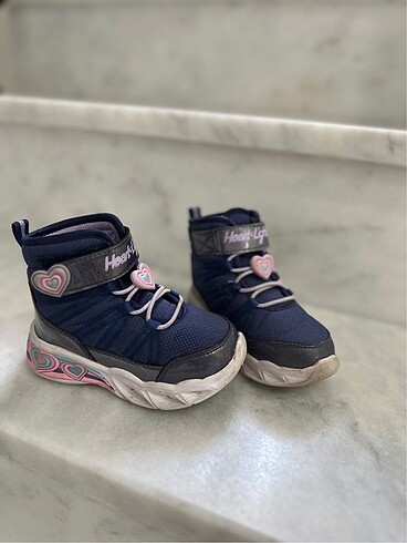 24 Beden Skechers cocuk bot yeni gibi 24