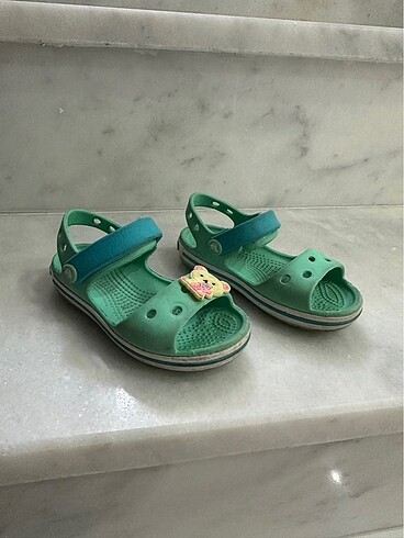 24 Beden Orijinal crocs kiz cocuk sandalet