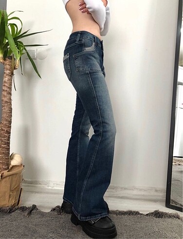 Düşük bel y2k flare jean