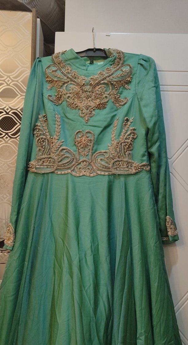 Uzun Turkuaz Nakışlı Kadın Abiye - Görsel 2