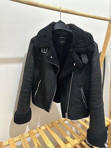 Bershka Bershka İçi Kürklü Mont