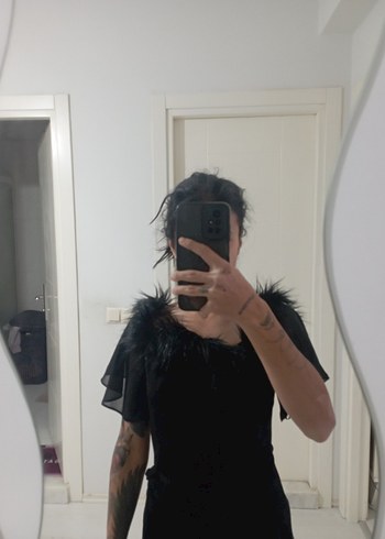 Zara Siyah Kürklü Midi Elbisesi