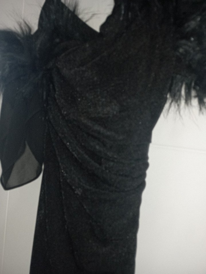 Siyah Kürklü Midi  Elbisesi - Görsel 5
