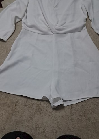 Beyaz V Yaka Kısa Tulum - Görsel 3