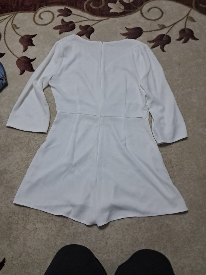 Beyaz V Yaka Kısa Tulum - Görsel 4