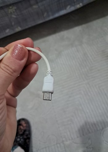 Beyaz USB telefon şarj kablosu - Görsel 4
