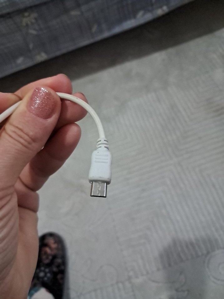 Beyaz USB telefon şarj kablosu - Görsel 4