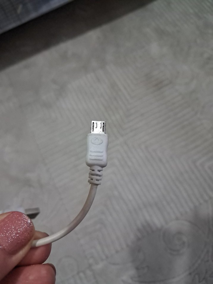 Beyaz USB telefon şarj kablosu - Görsel 2