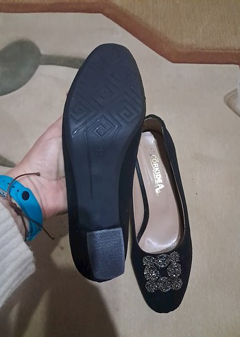 Siyah Nakışlı Tokalı Dolgu Topuklu Kadın Ayakkabı - Görsel 3