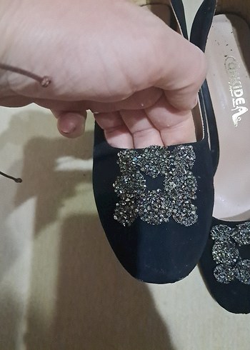 Siyah Nakışlı Tokalı Dolgu Topuklu Kadın Ayakkabı - Görsel 2