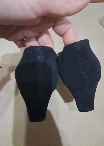 Siyah Nakışlı Tokalı Dolgu Topuklu Kadın Ayakkabı - Görsel 6