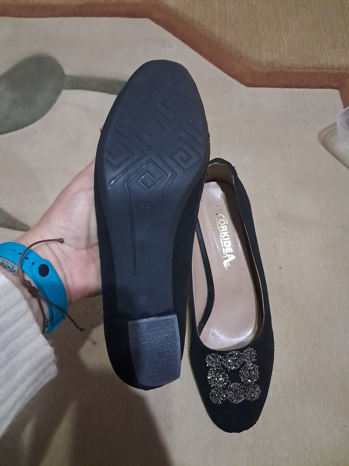 Siyah Nakışlı Tokalı Dolgu Topuklu Kadın Ayakkabı - Görsel 3