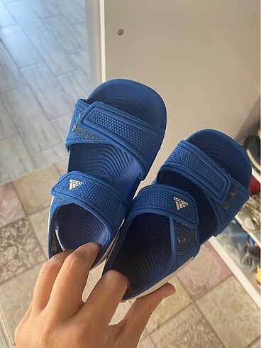 Adidas sandalet