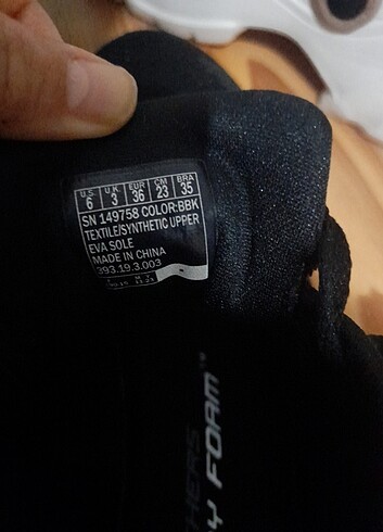 35 Beden siyah Renk Skechers