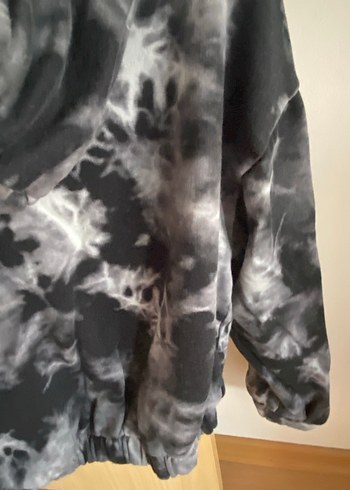 Gri Batik Desenli Kadın Kapüşonlu Sweatshirt - Görsel 4